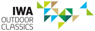 Λογότυπο IWA Outdoor Classics με γεωμετρικά σχήματα.